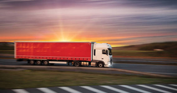 卡車(chē)集裝箱 現(xiàn)代道路貨物運(yùn)輸?shù)墓歉闪α?></a></div>
<div   id=